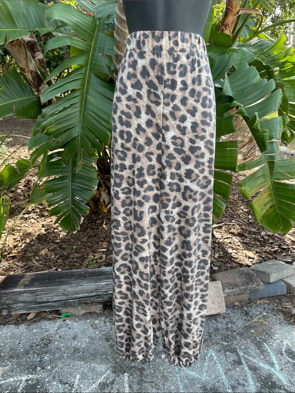 Leopard print balloon pants